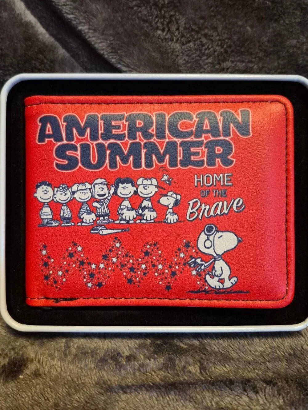 Peanuts Gang Snoopy 2 Sided Bifold Wallet American Summer With Collector Tin Box